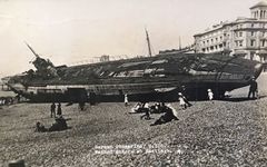 The-Beached-submarine-1919